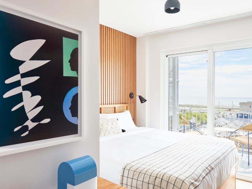 Standard King Room interior